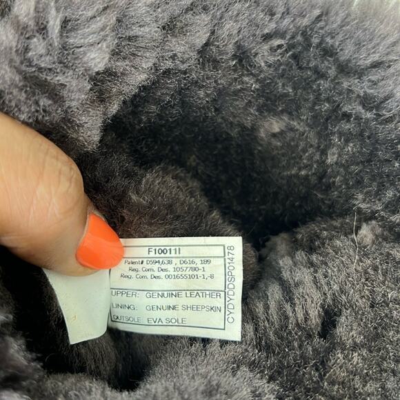 Uggs Tall Three Chocolate Button Boots size 9 - Picture 10 of 11